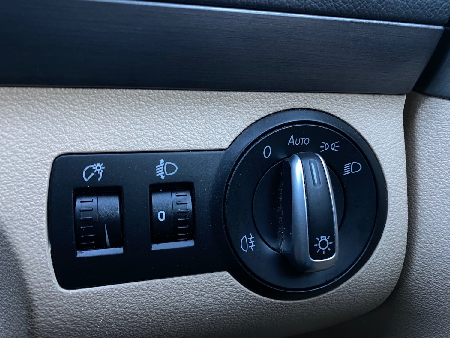 Used Volkswagen Touran 2011 for sale - 76652301: Photo 13