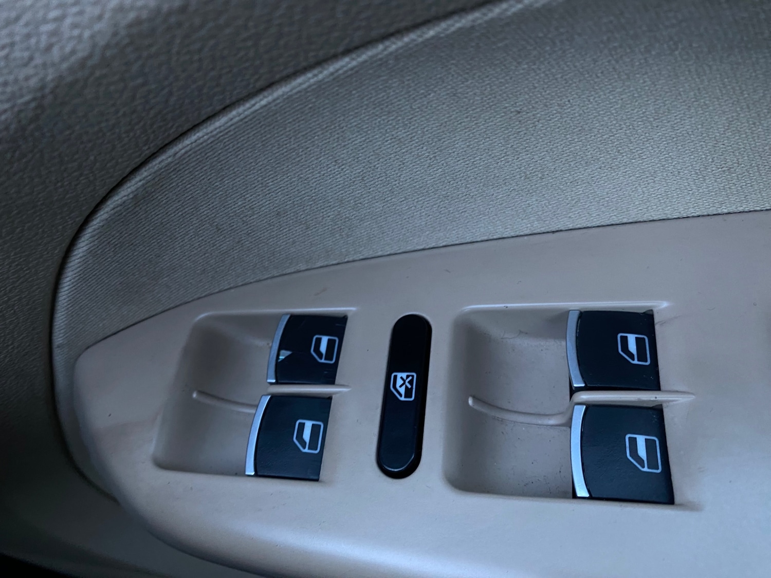 Used Volkswagen Touran 2011 for sale - 76652301: Photo 14