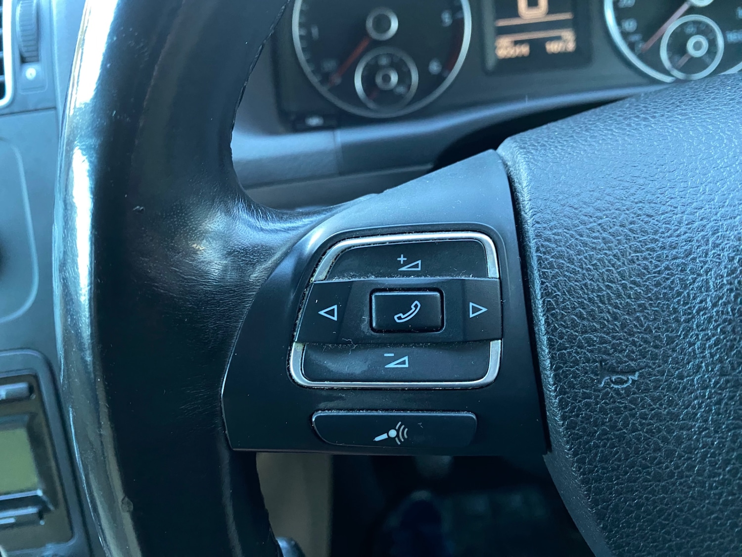 Used Volkswagen Touran 2011 for sale - 76652301: Photo 17