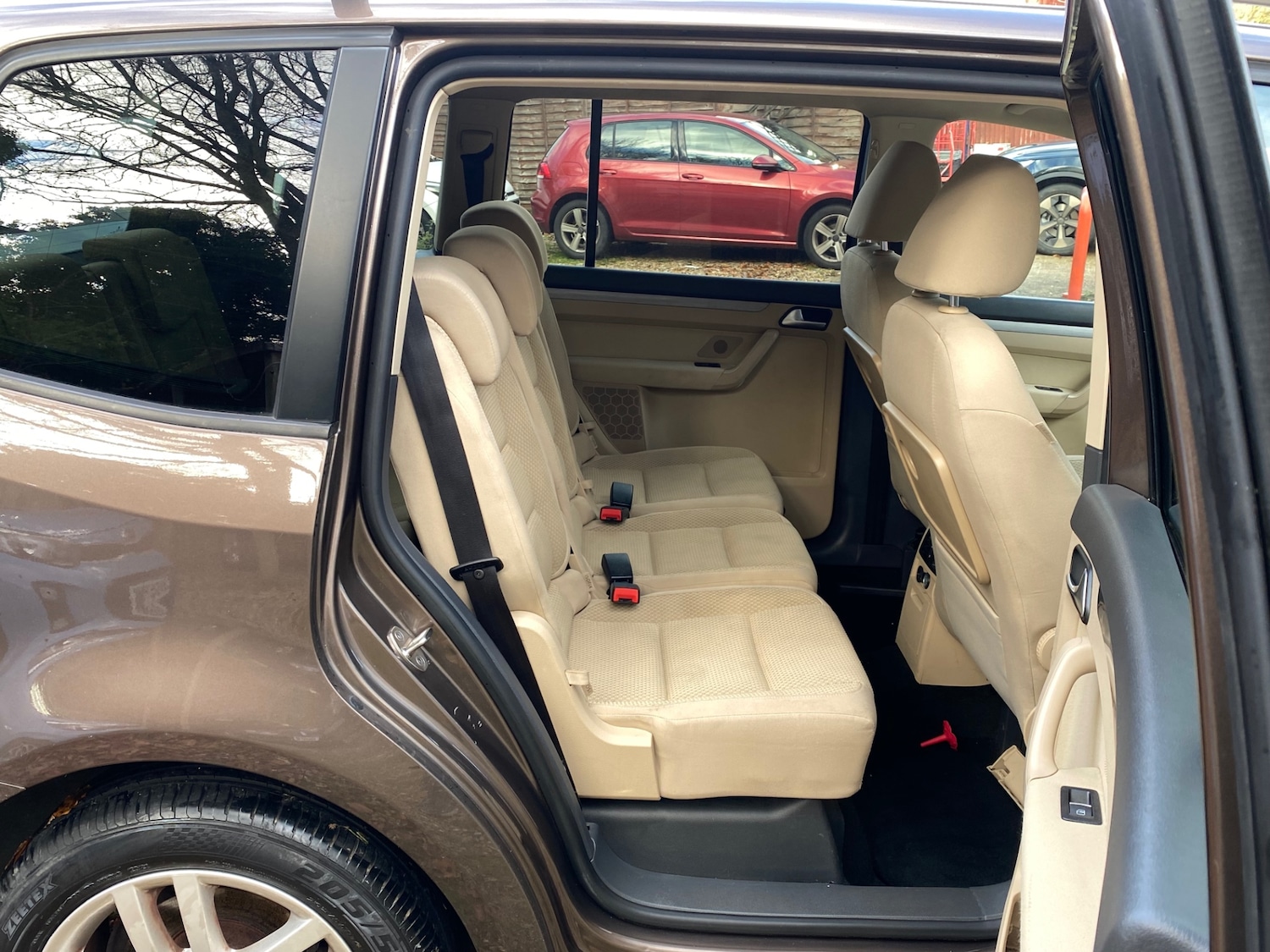 Used Volkswagen Touran 2011 for sale - 76652301: Photo 19