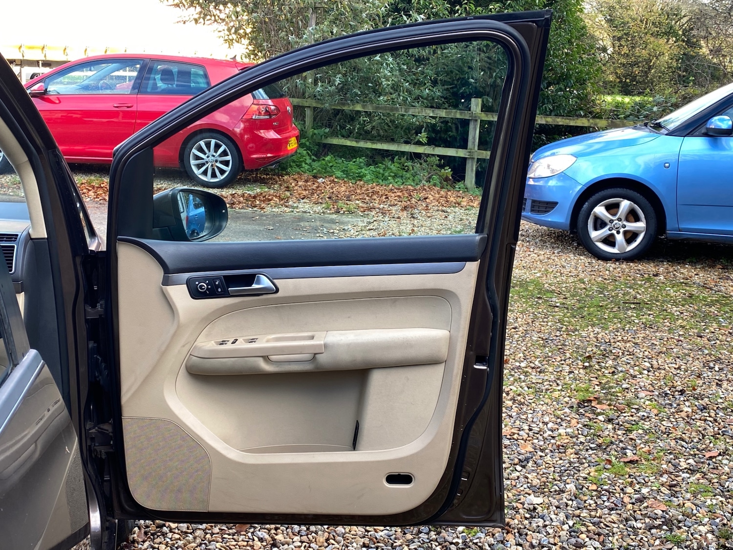 Used Volkswagen Touran 2011 for sale - 76652301: Photo 21