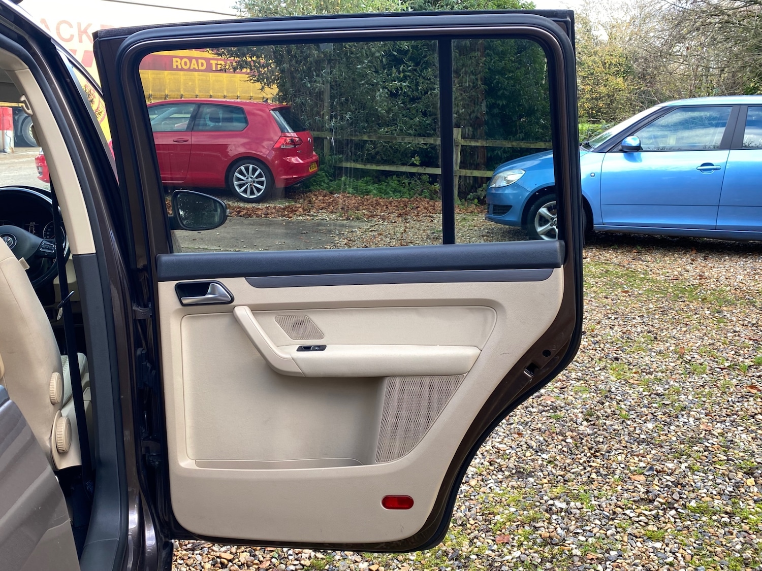 Used Volkswagen Touran 2011 for sale - 76652301: Photo 23