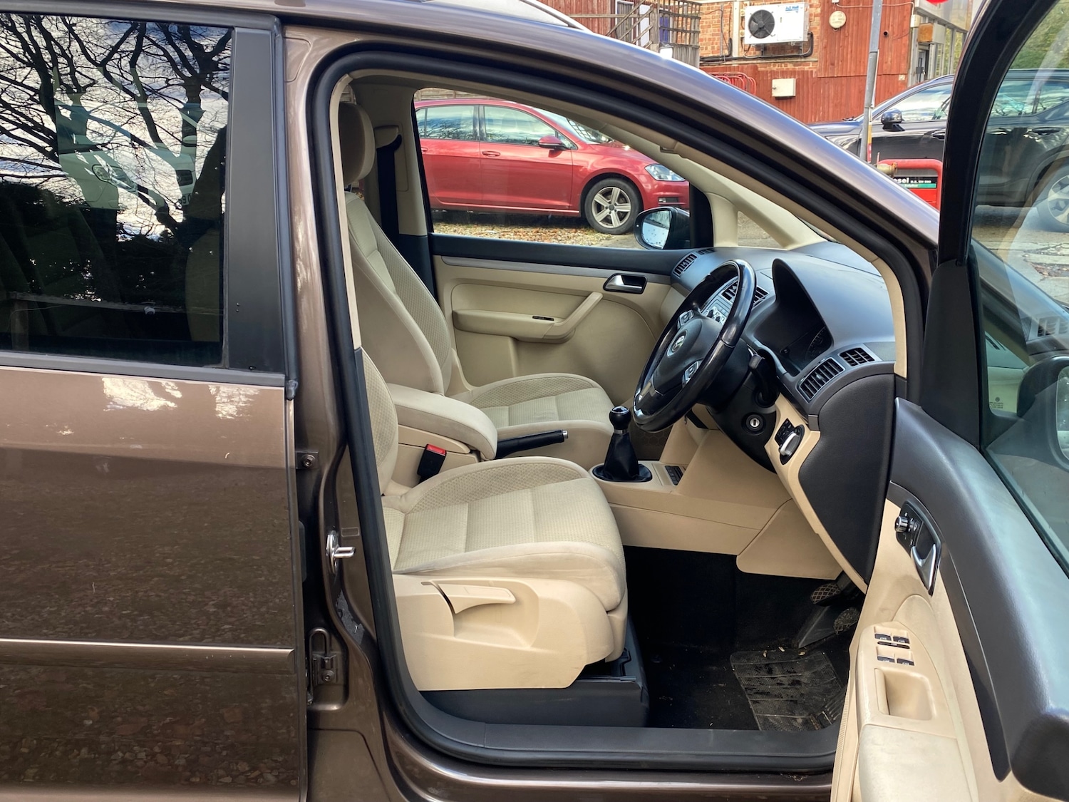 Used Volkswagen Touran 2011 for sale - 76652301: Photo 25