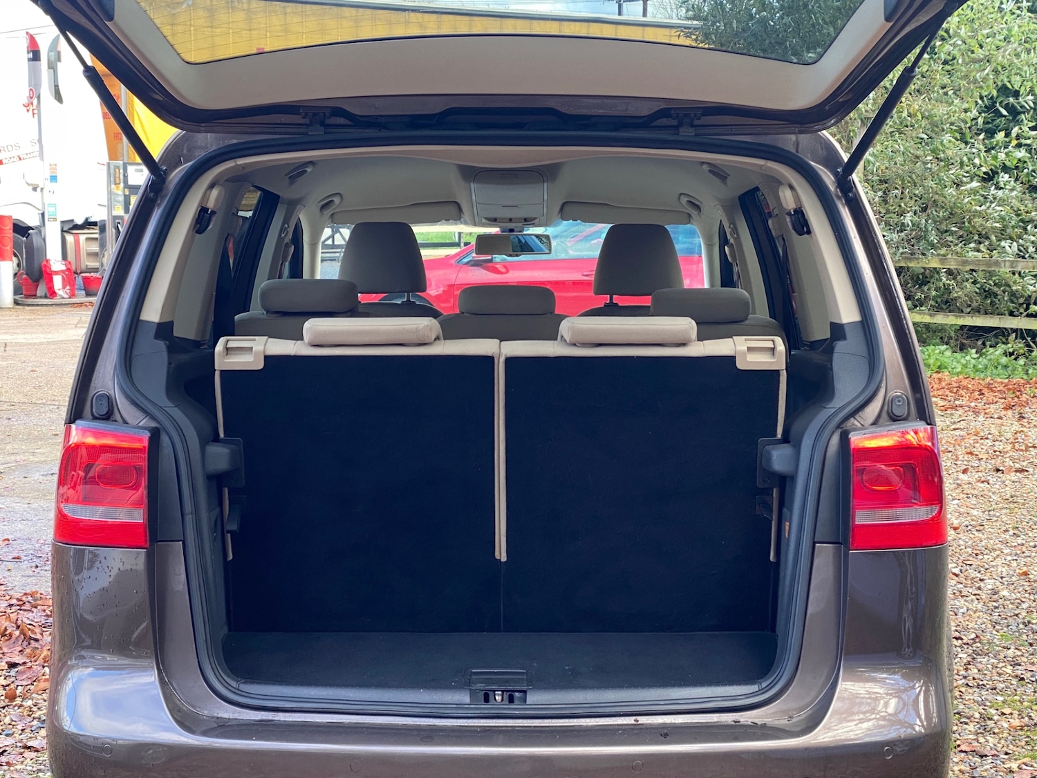 Used Volkswagen Touran 2011 for sale - 76652301: Photo 30