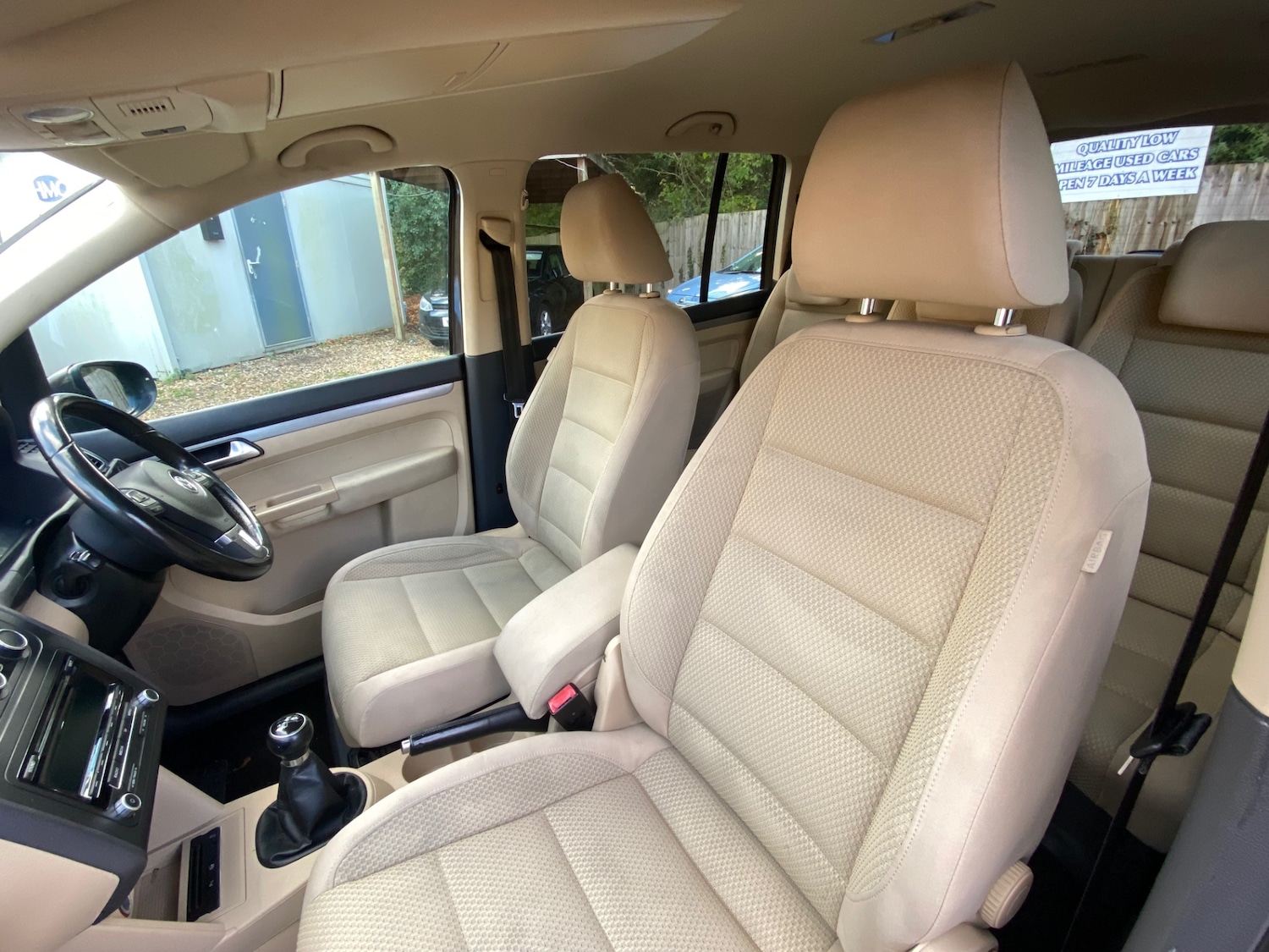 Used Volkswagen Touran 2011 for sale - 76652301: Photo 33