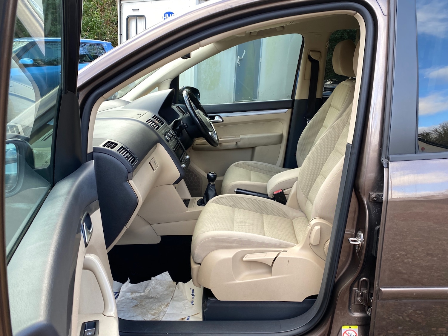 Used Volkswagen Touran 2011 for sale - 76652301: Photo 35