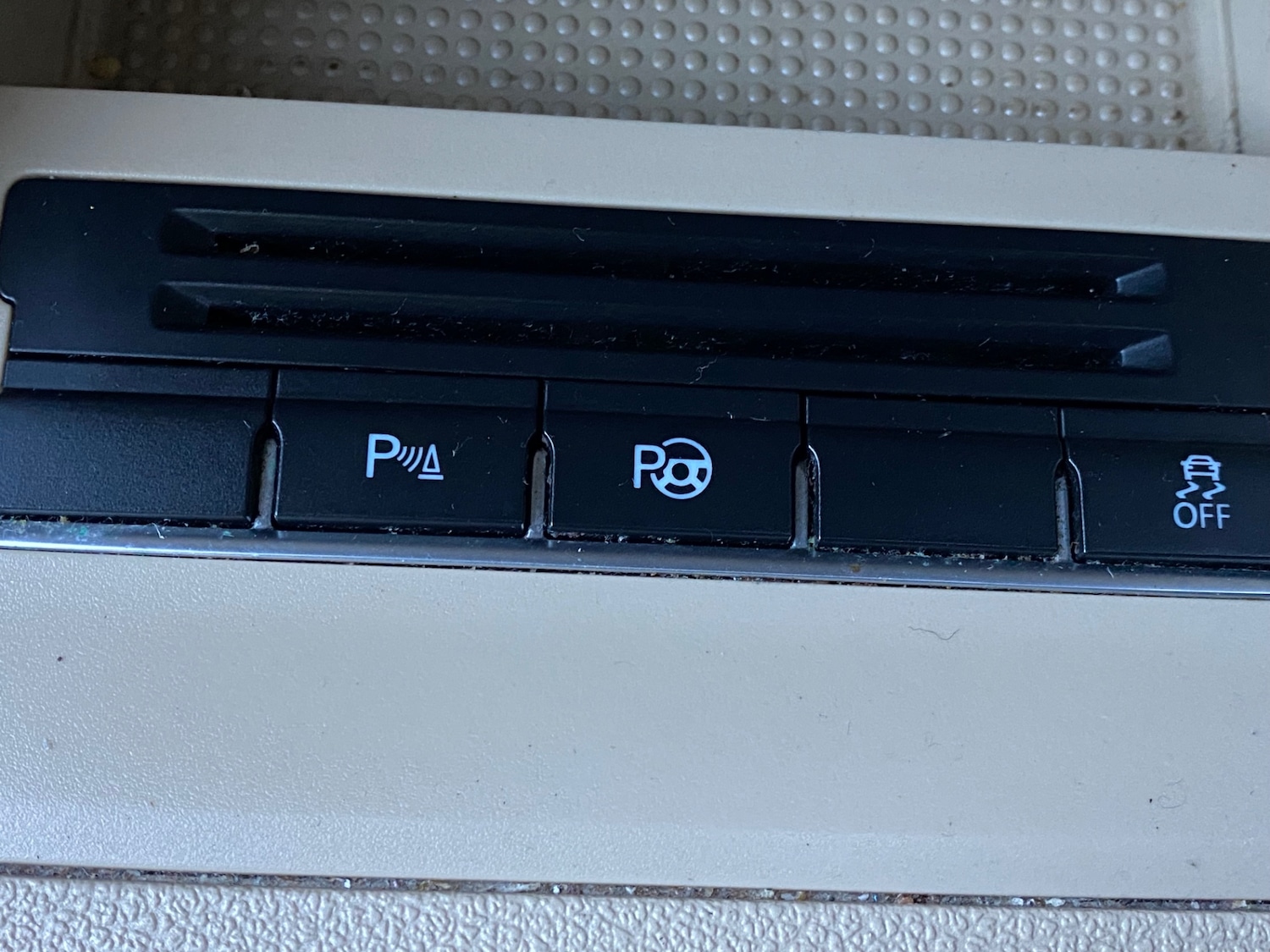 Used Volkswagen Touran 2011 for sale - 76652301: Photo 7