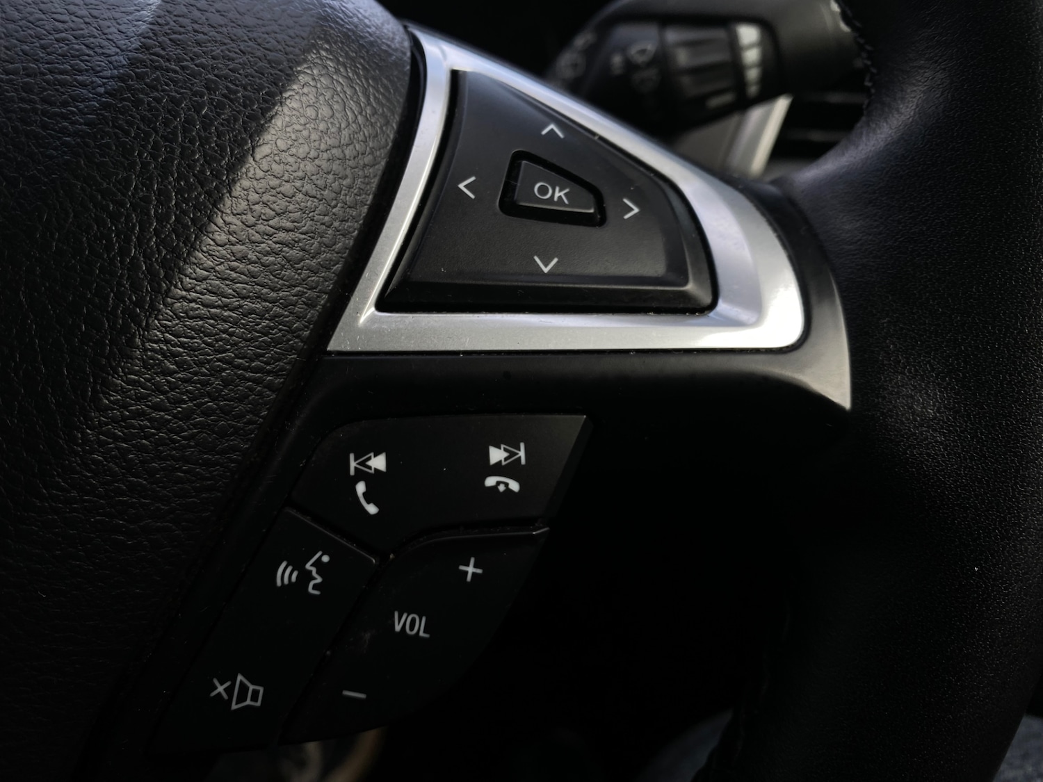 Used Ford Mondeo 2015 for sale - 76652743: Photo 14