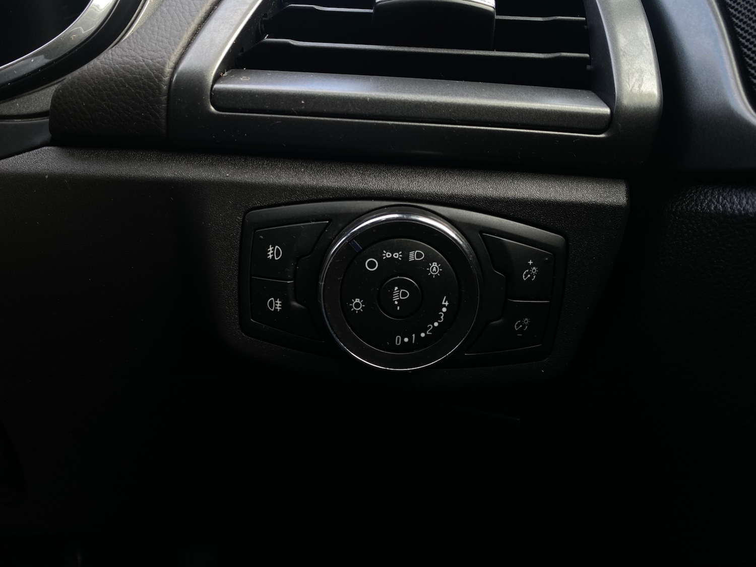 Used Ford Mondeo 2015 for sale - 76652743: Photo 15