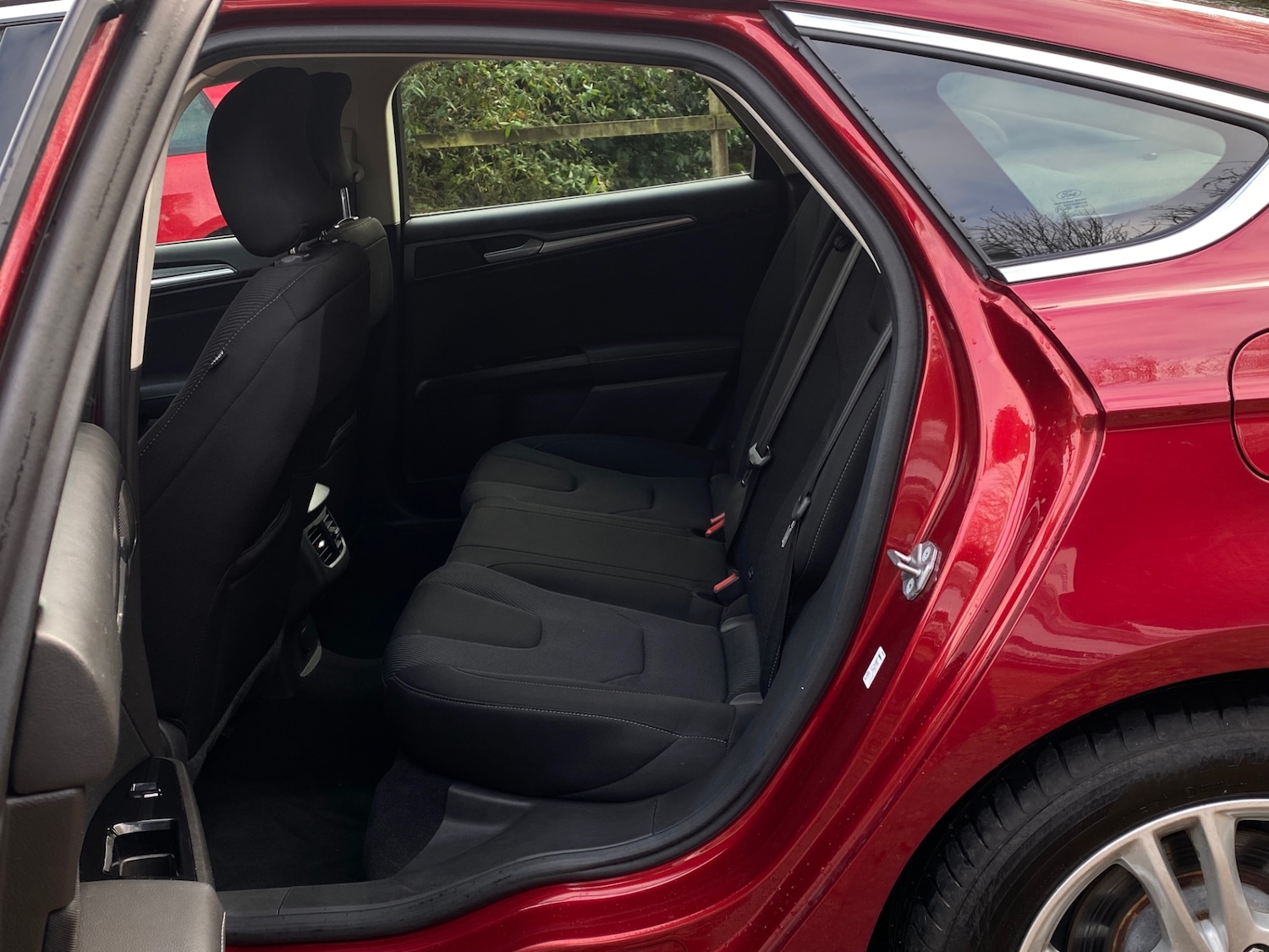 Used Ford Mondeo 2015 for sale - 76652743: Photo 32