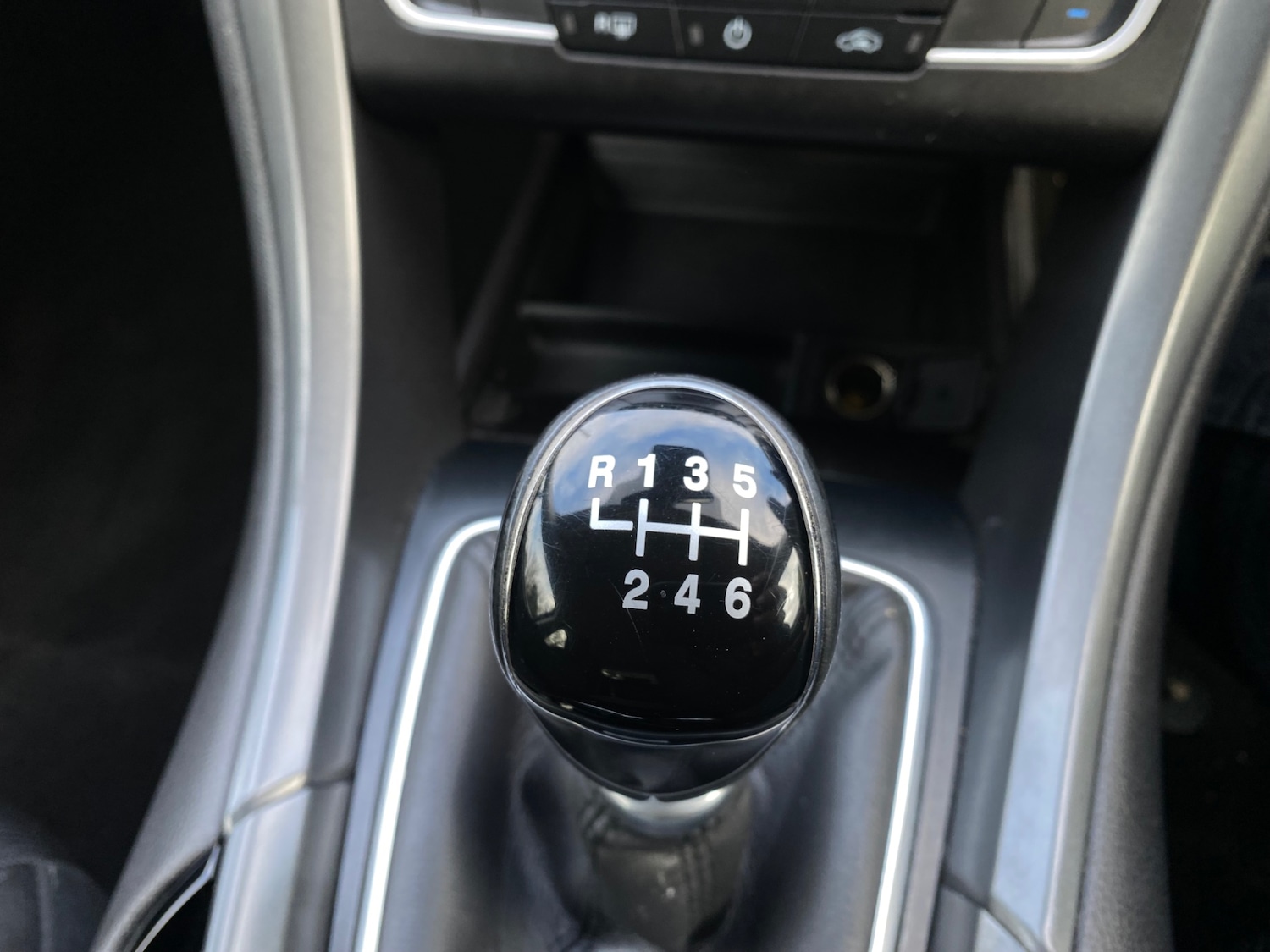 Used Ford Mondeo 2015 for sale - 76652743: Photo 9