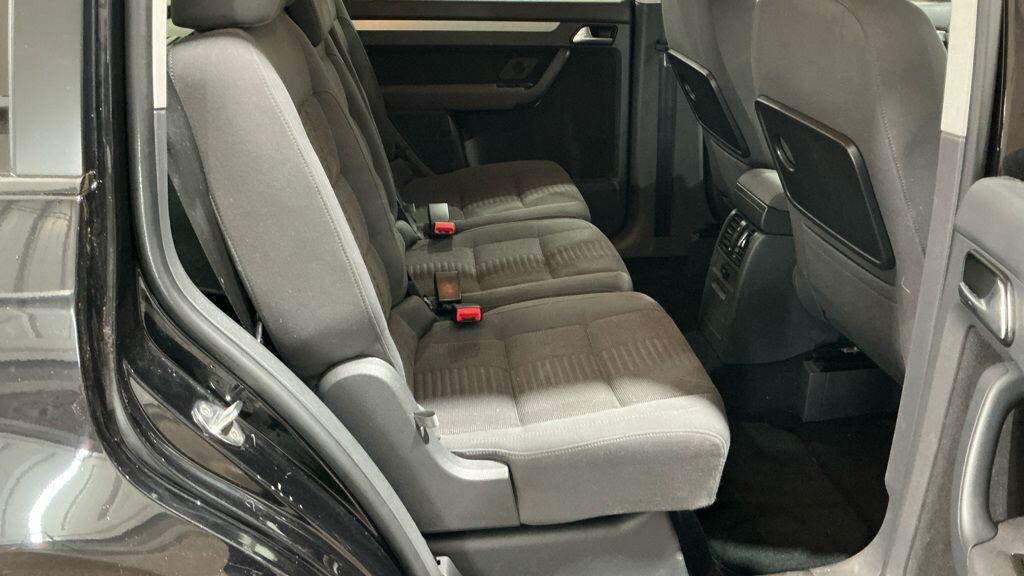 Used Volkswagen Touran 2009 for sale - 77478759: Photo 8