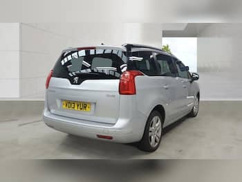 Used Peugeot 5008 2013 for sale - 79634286: Photo