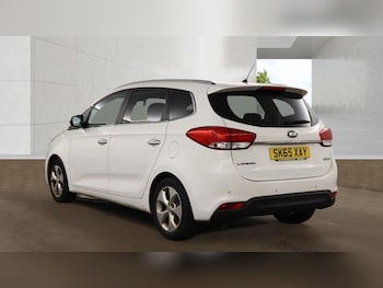 Used Kia Carens 2015 for sale - 79132140: Photo