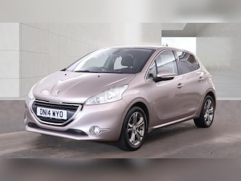Used Peugeot 208 2014 for sale - 79497202: Photo