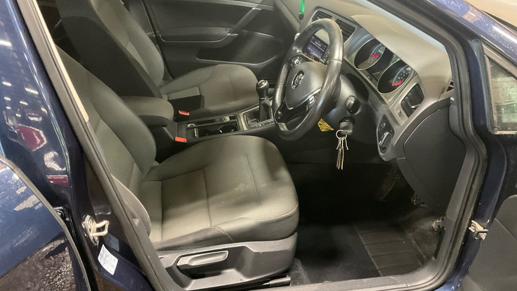 Used Volkswagen Golf 2014 for sale - 76830762: Photo 8