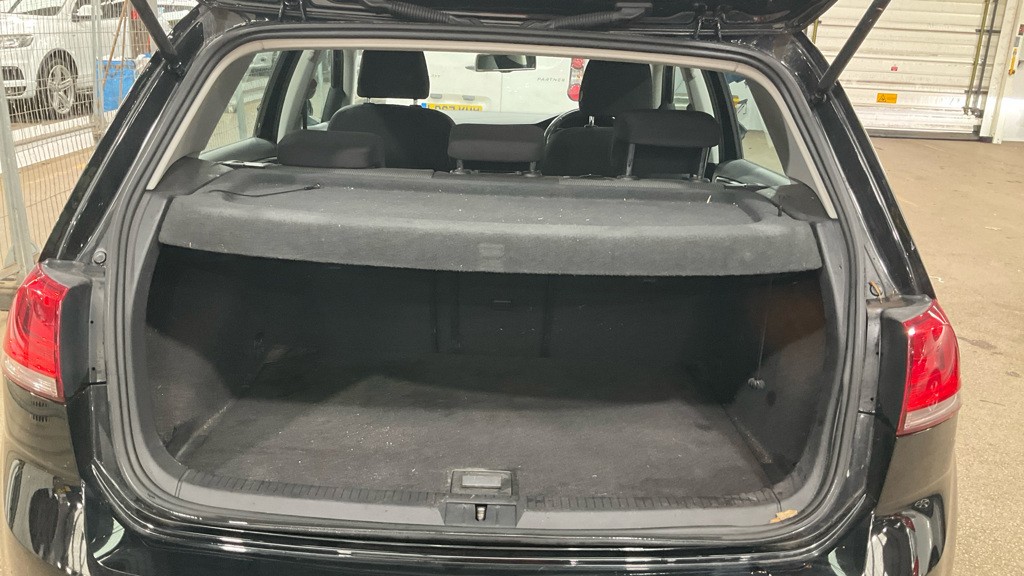 Used Volkswagen Golf 2013 for sale - 77449860: Photo 13