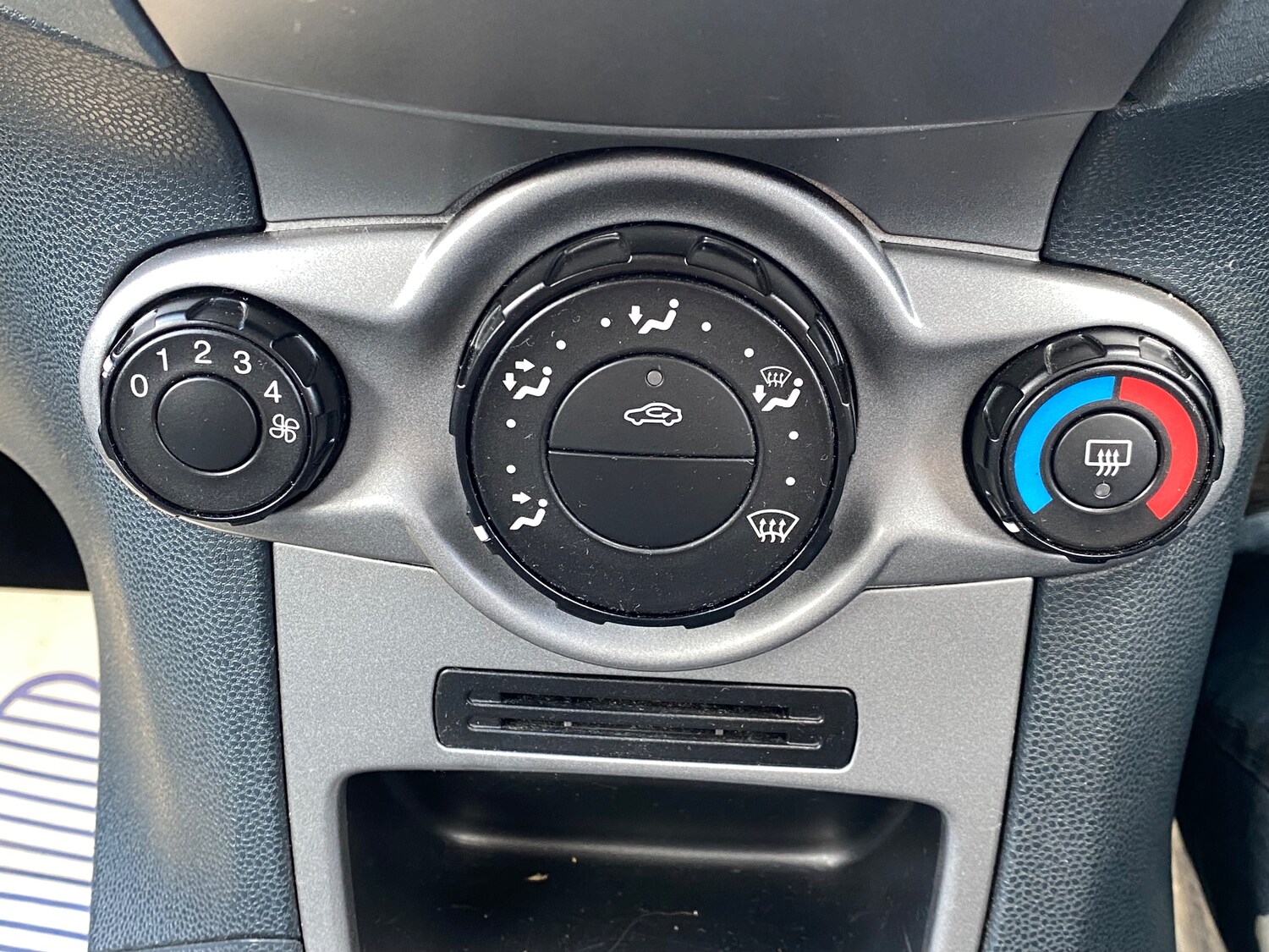 Used Ford Fiesta 2009 for sale - 77449858: Photo 10