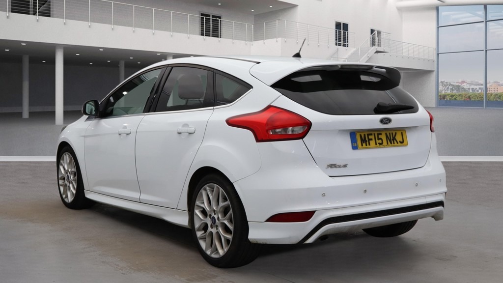 Used Ford Focus 2015 for sale - 76905093: Photo 3