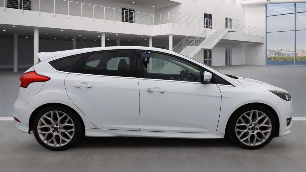 Used Ford Focus 2015 for sale - 76905093: Photo 5