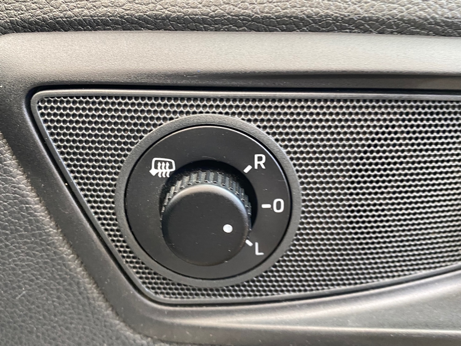 Used Skoda Yeti 2015 for sale - 76652285: Photo 27