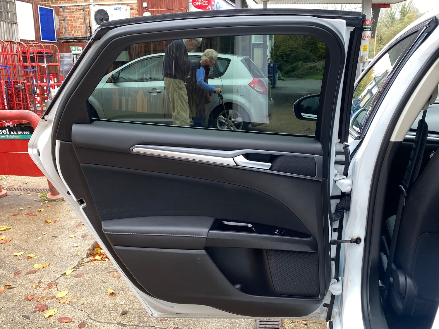 Used Ford Mondeo 2017 for sale - 76652758: Photo 23