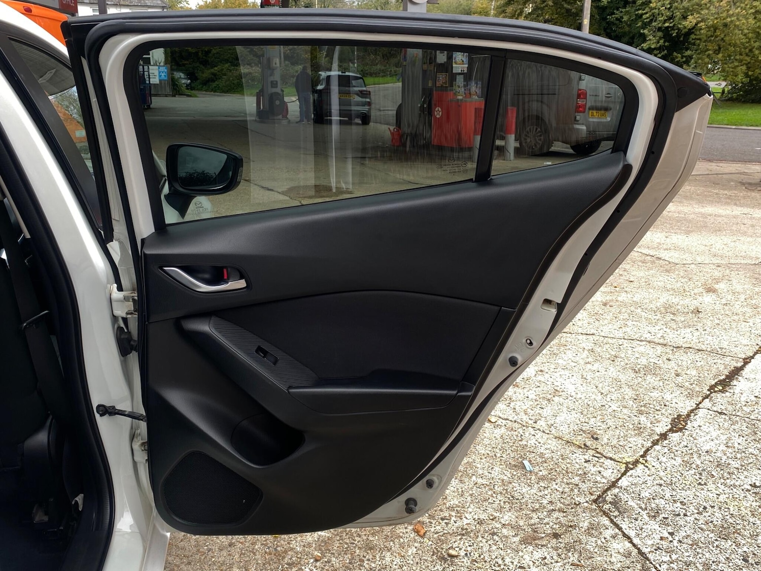 Used Mazda Mazda3 2015 for sale - 77449875: Photo 27