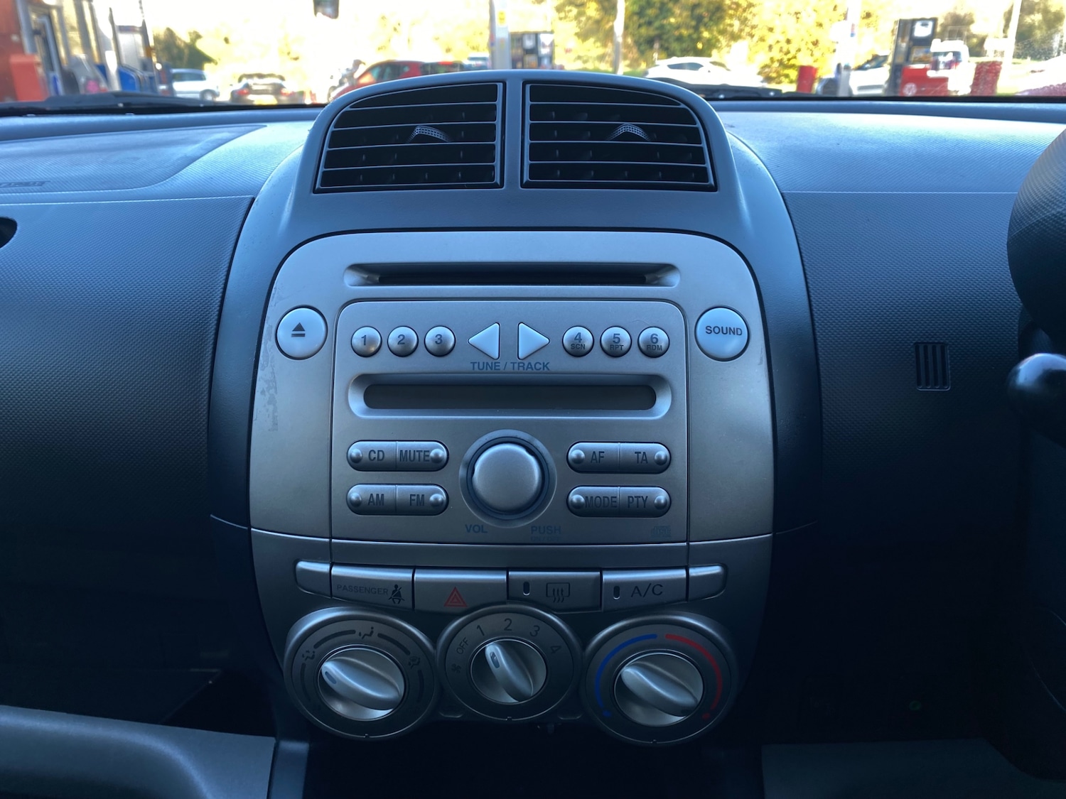 Used Daihatsu Sirion 2010 for sale - 76650298: Photo 16