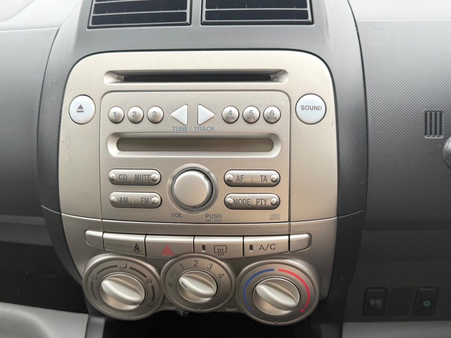 Used Daihatsu Sirion 2010 for sale - 77460037: Photo 19