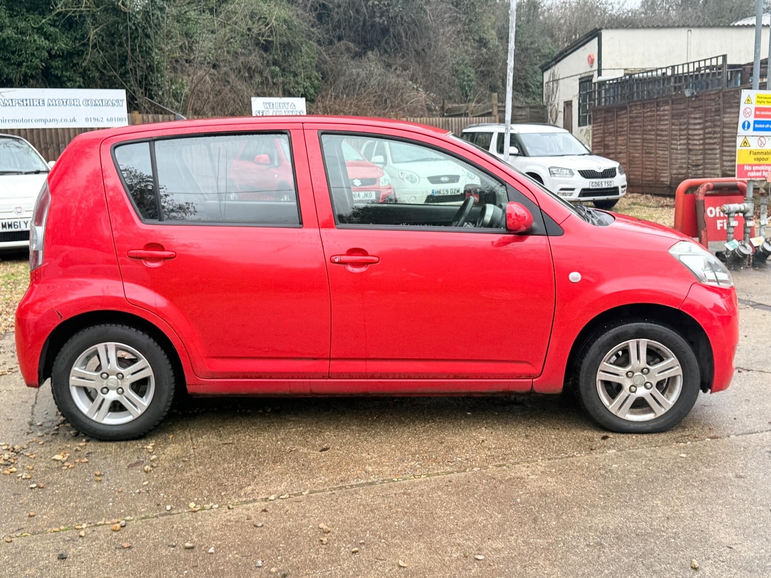 Used Daihatsu Sirion 2010 for sale - 77460037: Photo 7