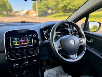 Used Renault Clio 2019 for sale - 79463534: Photo
