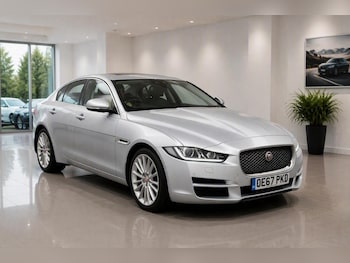 Used Jaguar XE 2017 for sale - 79463535: Photo