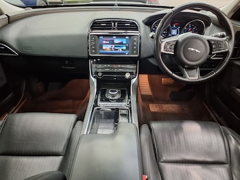 Used Jaguar XE 2017 for sale - 79463535: Photo