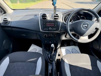 Used Dacia Sandero Stepway 2016 for sale - 79563893: Photo