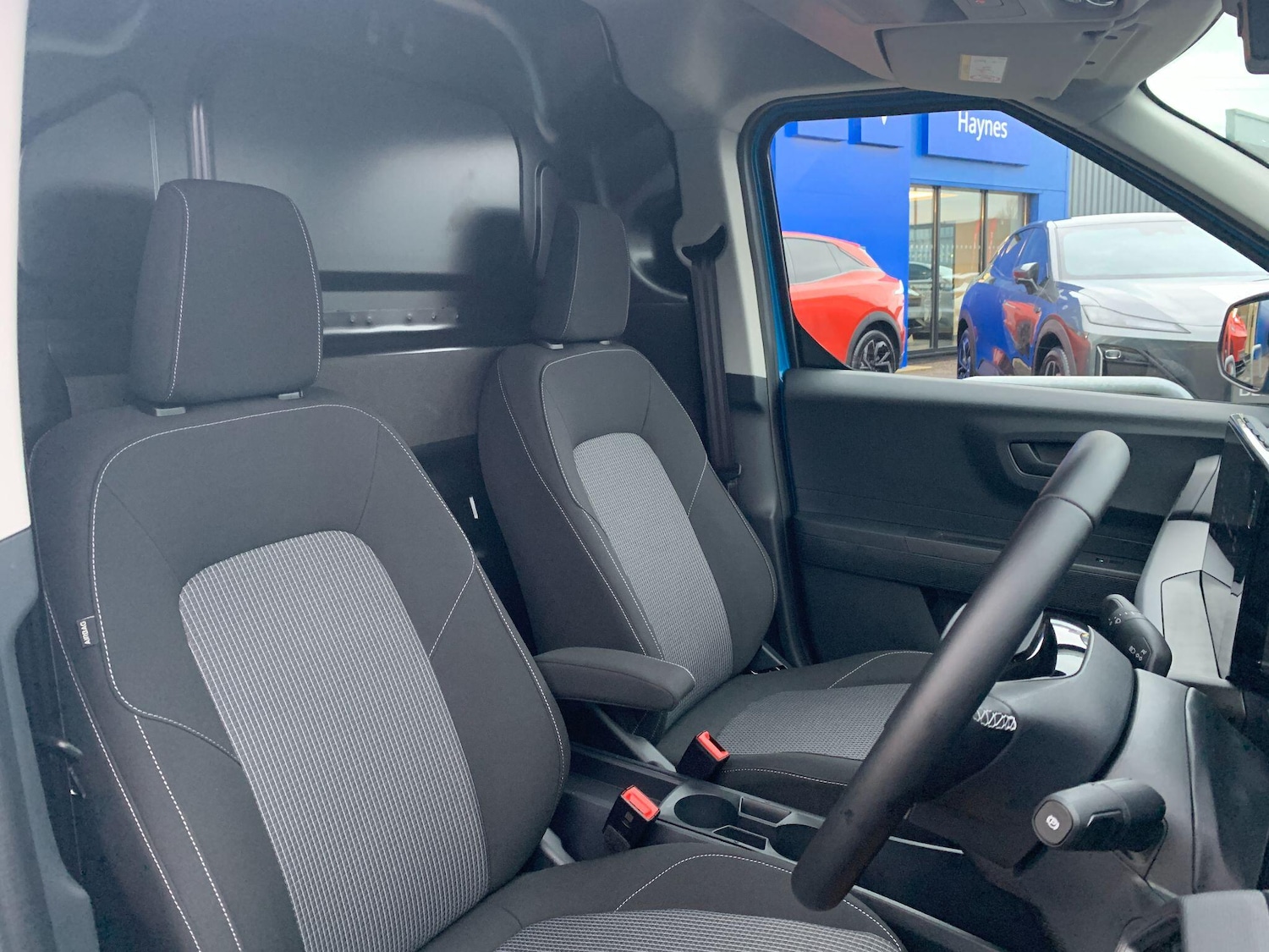 Used Ford Transit Courier 2025 for sale - 77190595: Photo 11