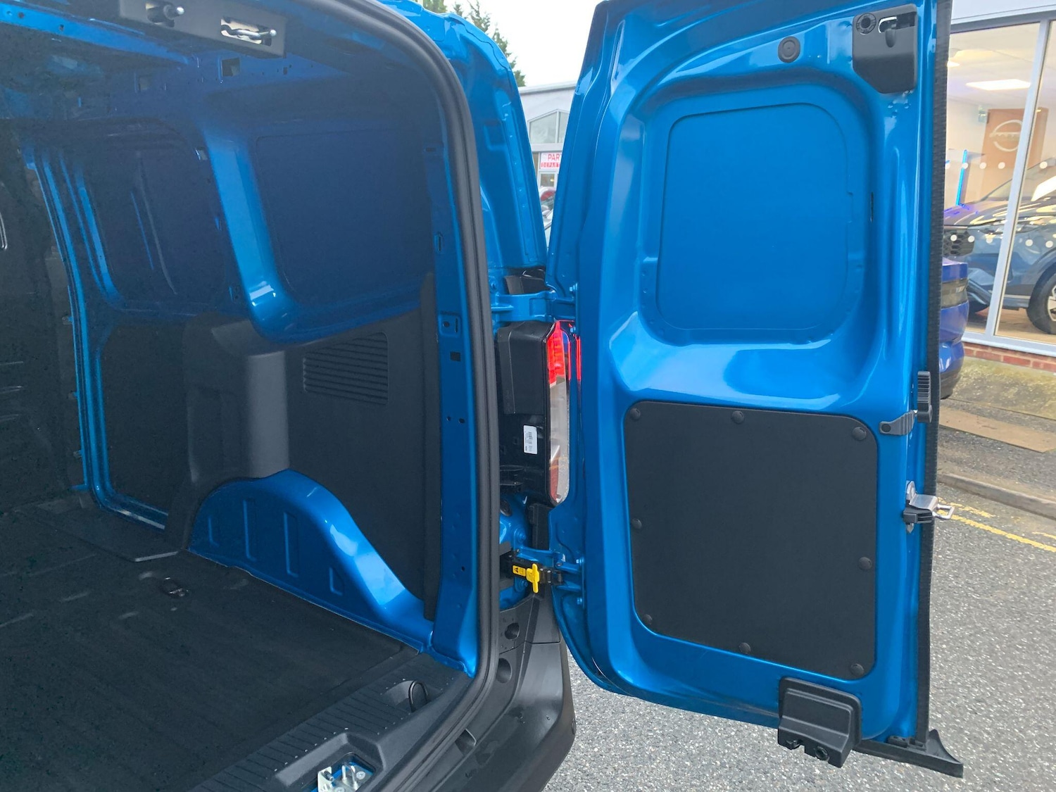 Used Ford Transit Courier 2025 for sale - 77190595: Photo 37