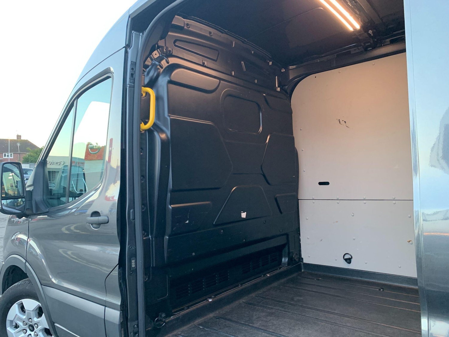 Used Ford Transit 2024 for sale - 76742986: Photo 25