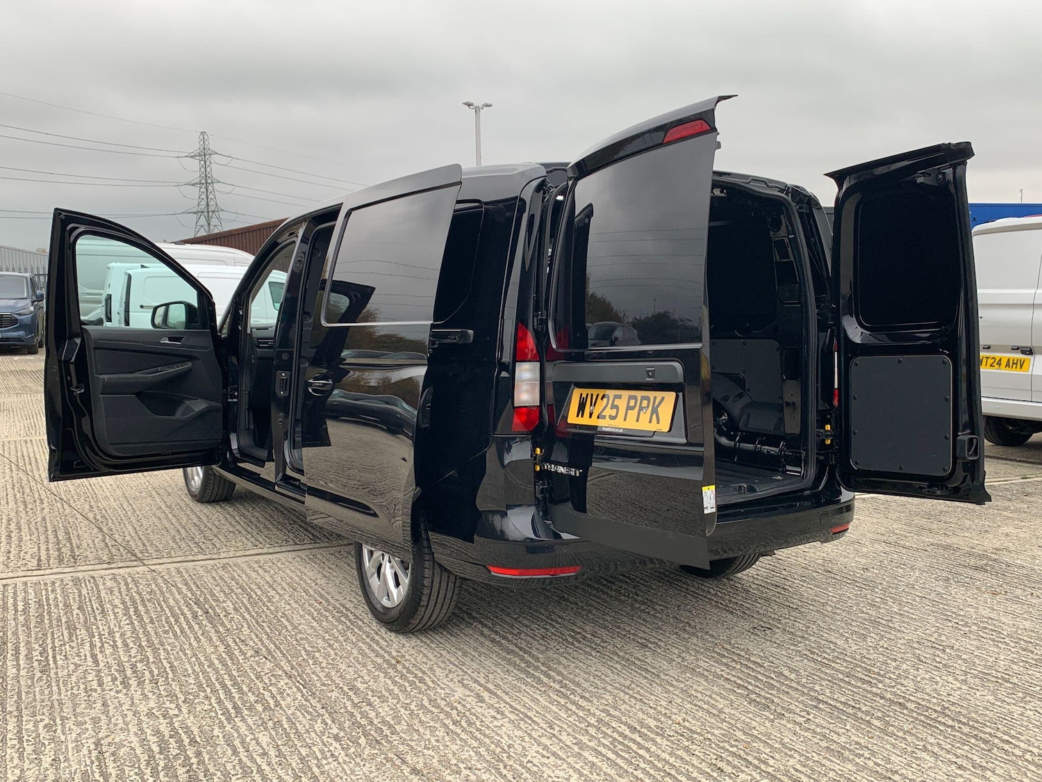 Used Ford Transit Connect 2025 for sale - 76498728: Photo 11