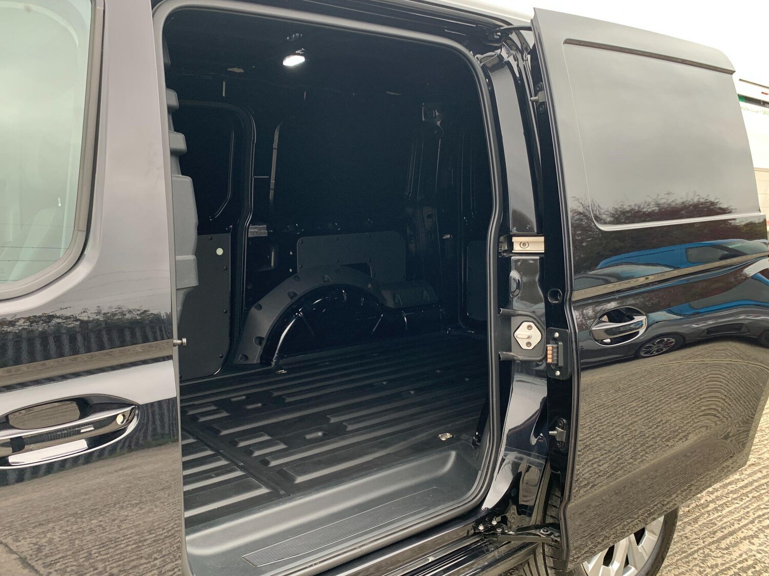 Used Ford Transit Connect 2025 for sale - 76498728: Photo 36