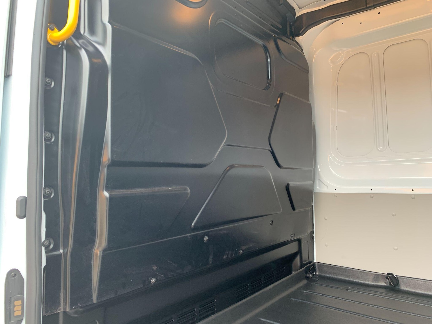 Used Ford E-Transit 2025 for sale - 76433374: Photo 15