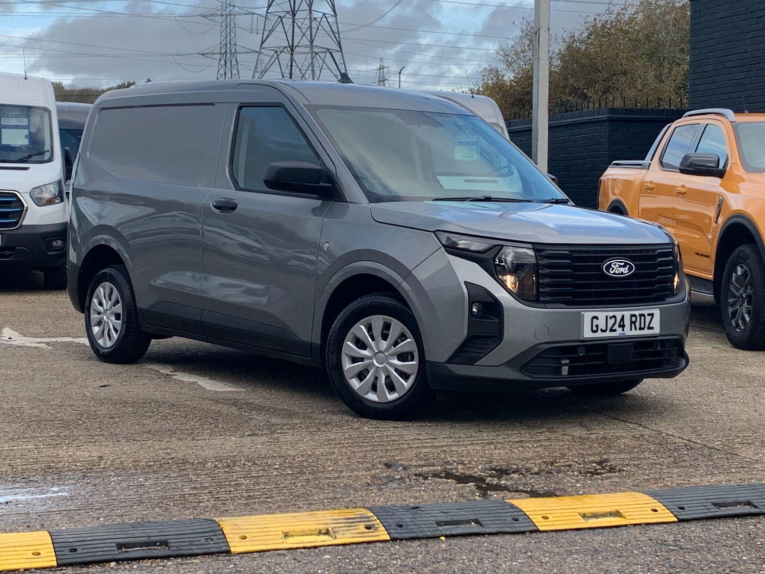 Used Ford Transit Courier 2024 for sale - 76472613: Photo 1