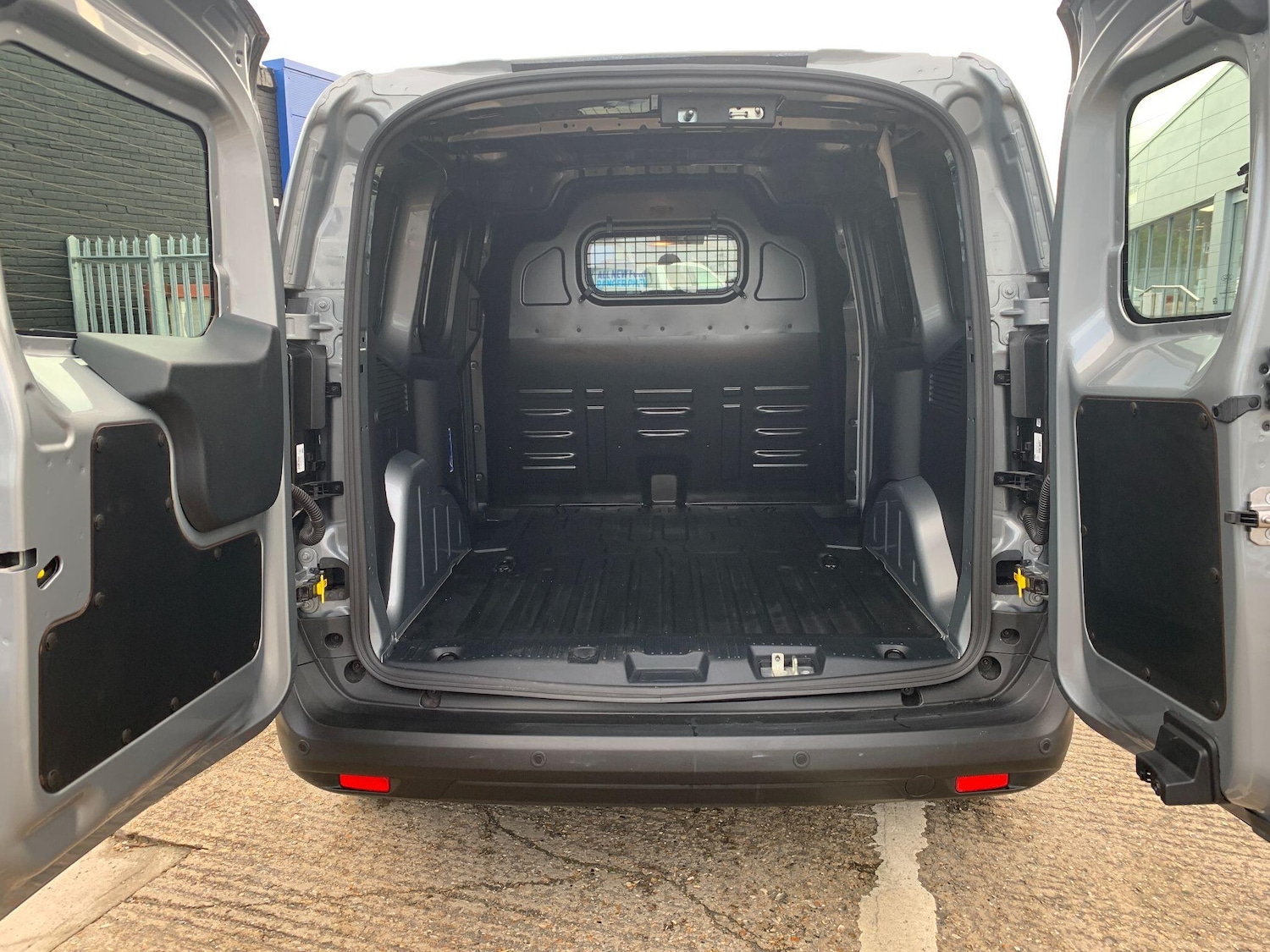 Used Ford Transit Courier 2024 for sale - 76472613: Photo 20