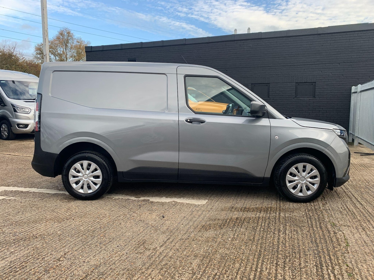 Used Ford Transit Courier 2024 for sale - 76472613: Photo 8