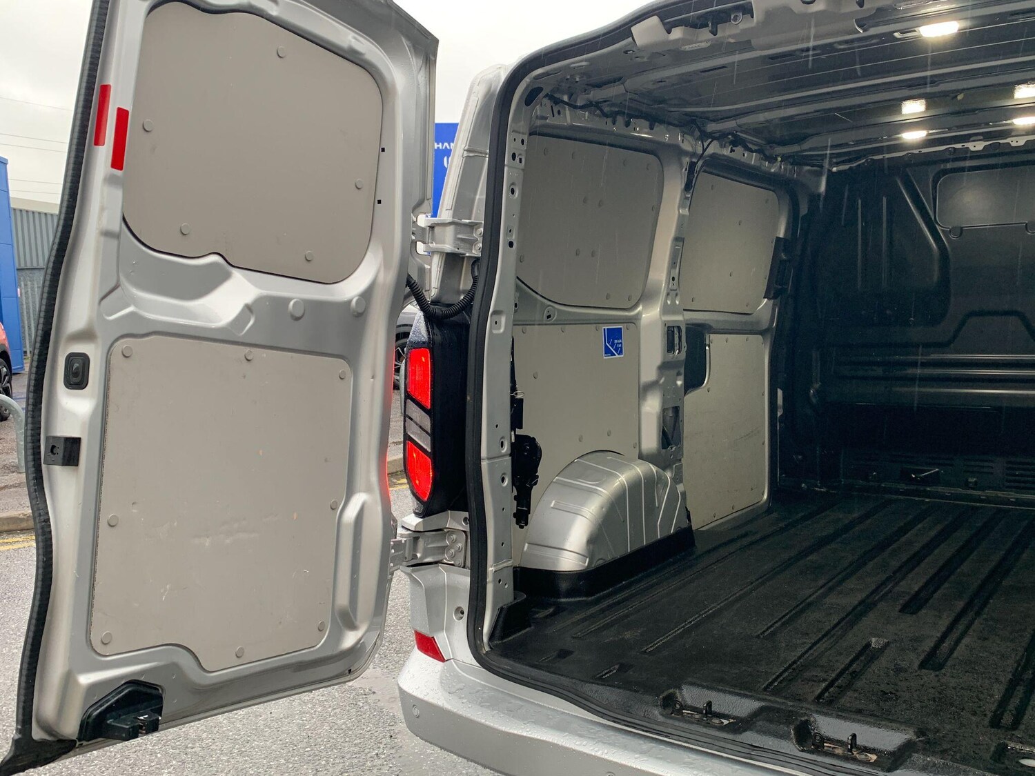 Used Ford Transit Custom 2024 for sale - 77343942: Photo 43