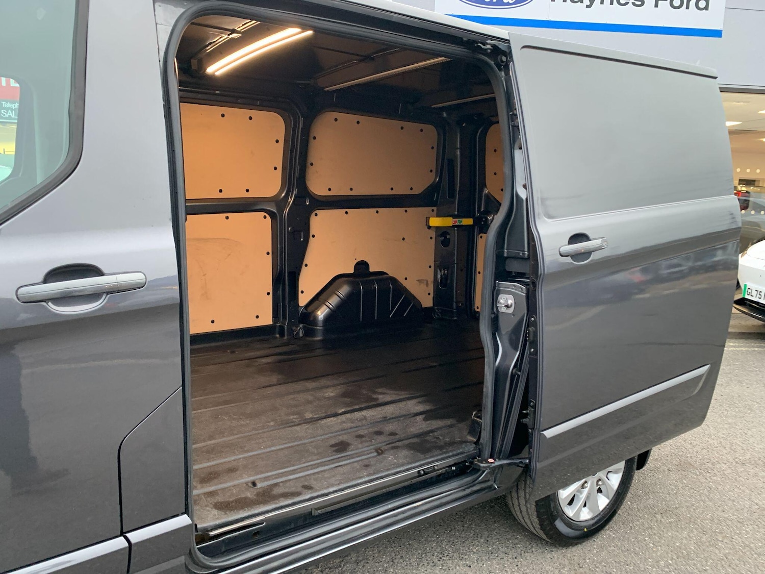 Used Ford Transit Custom 2023 for sale - 76993867: Photo 10