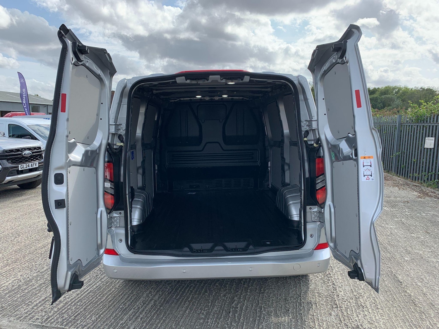 Used Ford Transit Custom 2025 for sale - 76158378: Photo 30