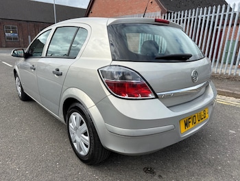 Used Vauxhall Astra 2010 for sale - 75911012: Photo