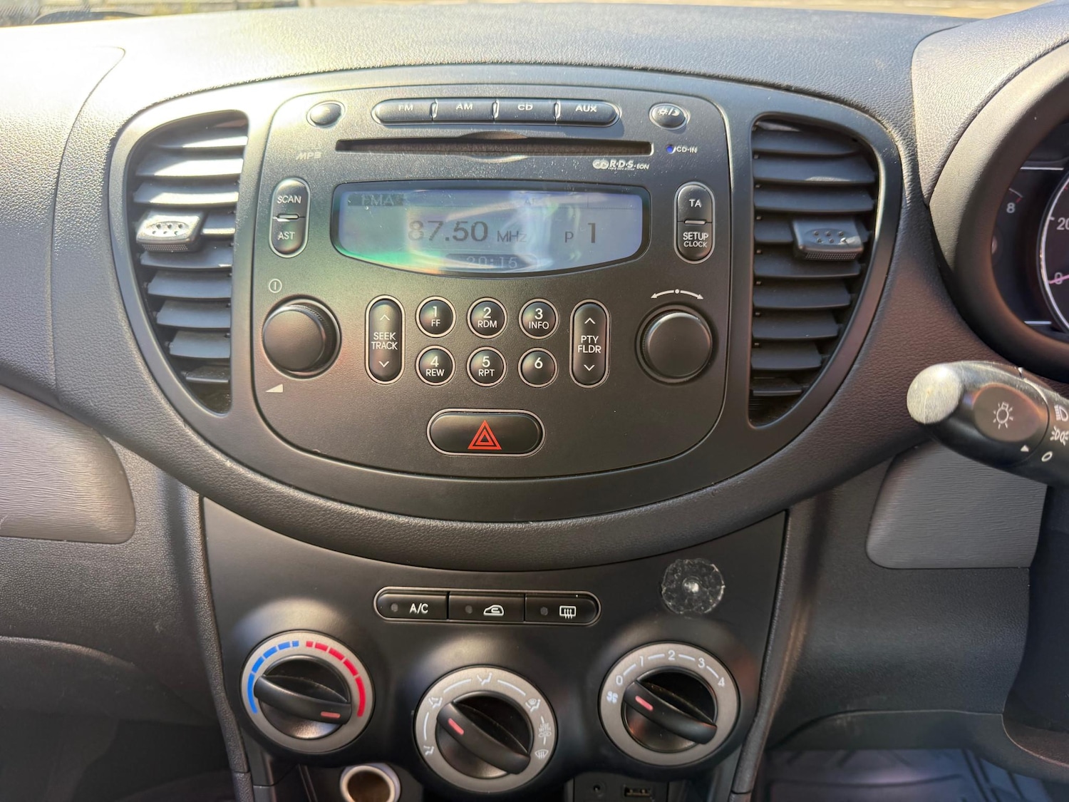 Used Hyundai i10 2011 for sale - 76445387: Photo 16