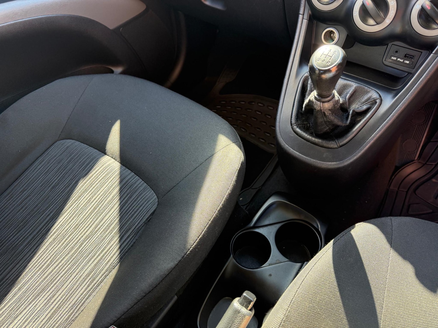 Used Hyundai i10 2011 for sale - 76445387: Photo 17