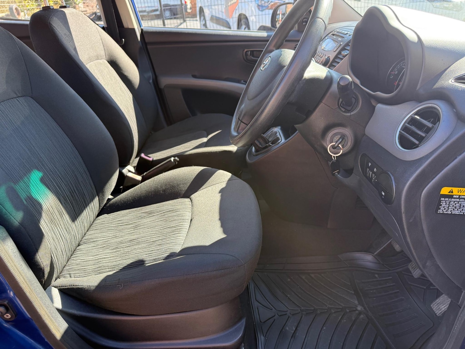 Used Hyundai i10 2011 for sale - 76802513: Photo 10